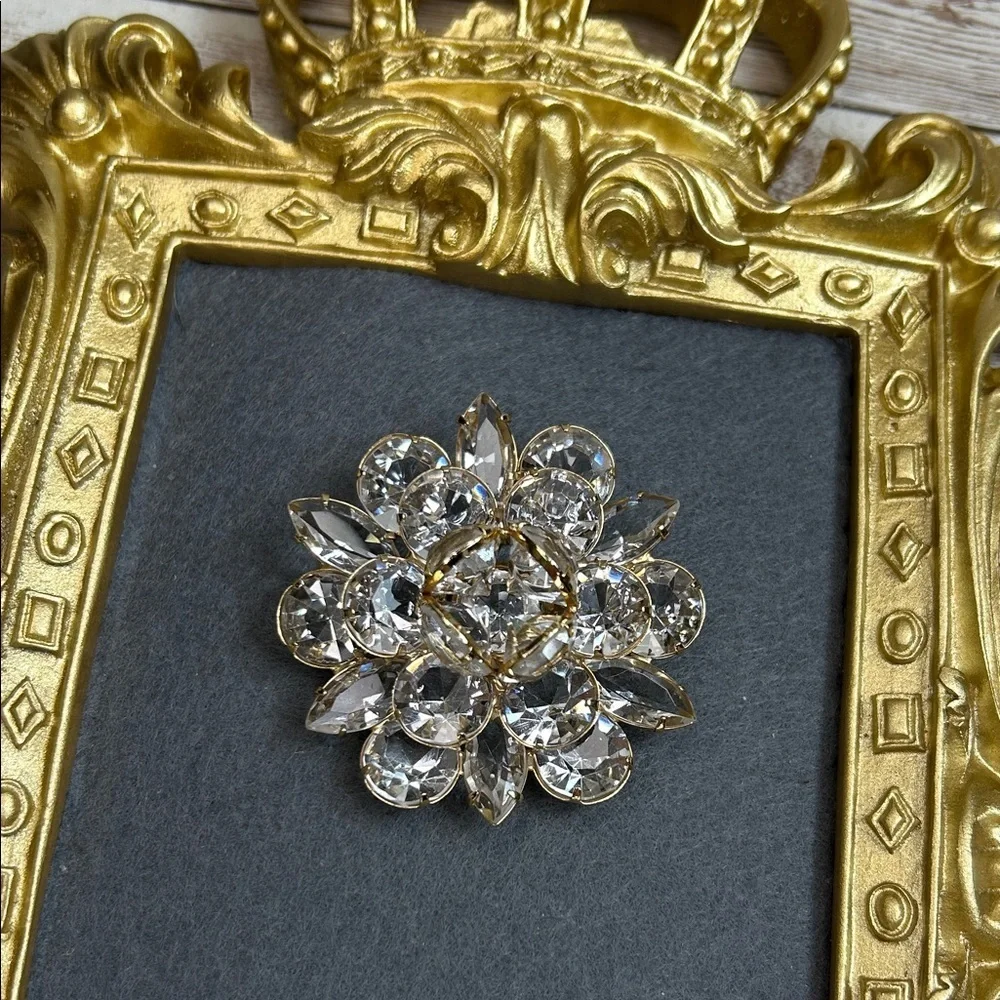 Vintage Juliana? Crystal Flower Brooch featuring clear, domed,& layered crystals